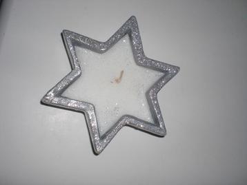 KERST -2x  KAARS in de vorm van een STER (Nieuw)  beschikbaar voor biedingen