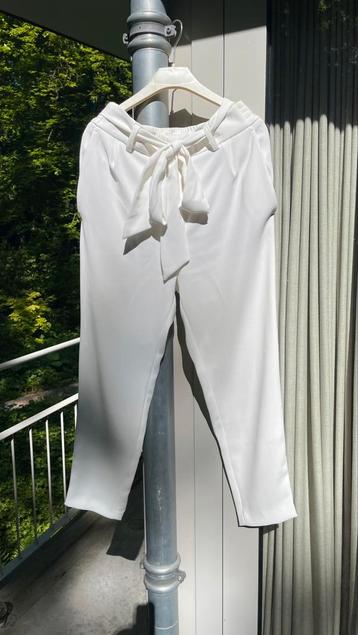 DRYKORN chice room witte pantalon broek. Maat 29 - 32 beschikbaar voor biedingen
