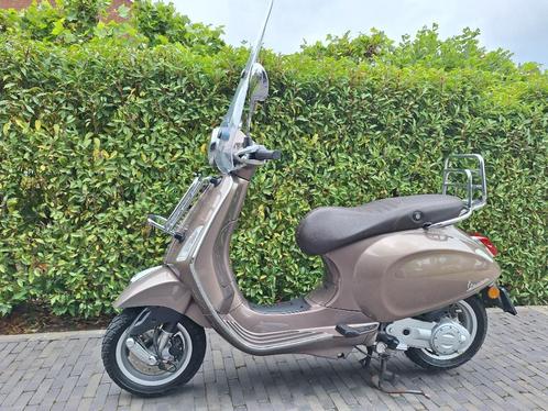 Vespa Primavera touring 45 km, Fietsen en Brommers, Scooters | Vespa, Zo goed als nieuw, Overige modellen, Maximaal 45 km/u, Benzine