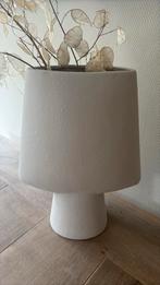 Ovale vaas Hoogte 41 cm , breedte 32 cm,( excl. decoratie), Ophalen, Wit, Aardewerk of Porselein, Zo goed als nieuw