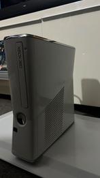 Mooie witte XBOX 360 slim met rood lampje, Spelcomputers en Games, Spelcomputers | Xbox 360, Ophalen, Zo goed als nieuw, 250 GB