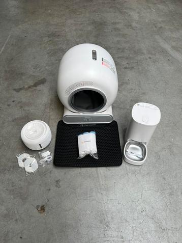 Automatische kattenbak, voerbak en drinkbak - Complete set beschikbaar voor biedingen