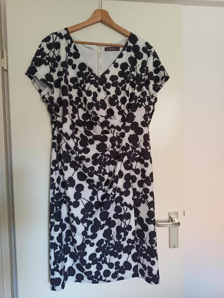 Vera Mont Cocktailjurk wit met all-over patroon in zwart, Kleding | Dames, Jurken, Zo goed als nieuw, Maat 42/44 (L), Wit, Boven de knie