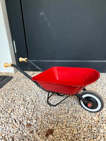 Kinder kruiwagen rood beschikbaar voor biedingen