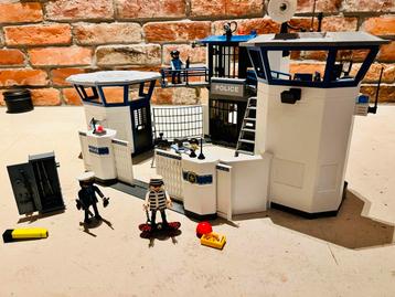 Playmobil City Action Politiebureau 6872/6919 beschikbaar voor biedingen