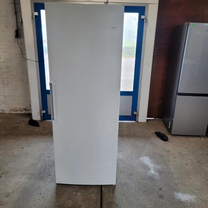 Zogoed als nieuwe bosch vrieskast no frost, Witgoed en Apparatuur, Vriezers en Diepvrieskisten, Zo goed als nieuw, Vrijstaand