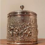 Verzilverde tabaksbus theecaddy, gedecoreerd reliëf, Antiek en Kunst, Ophalen, Zilver