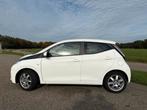 Toyota Aygo 1.0 Vvt-i 69pk 5D 2017 Wit, Voorwielaandrijving, Euro 5, Stof, Zwart