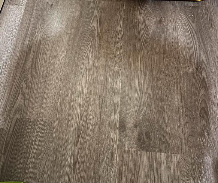 Gratis laminaat. Ong. 40 m2. Grijs. Zelf uithalen, Doe-het-zelf en Verbouw, Vloerdelen en Plavuizen, Gebruikt, Laminaat, Hout