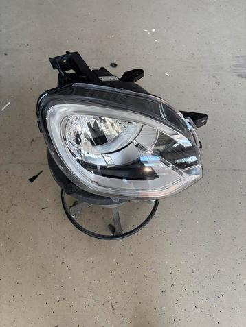 Rechter Koplamp Renault Twingo 2019 beschikbaar voor biedingen