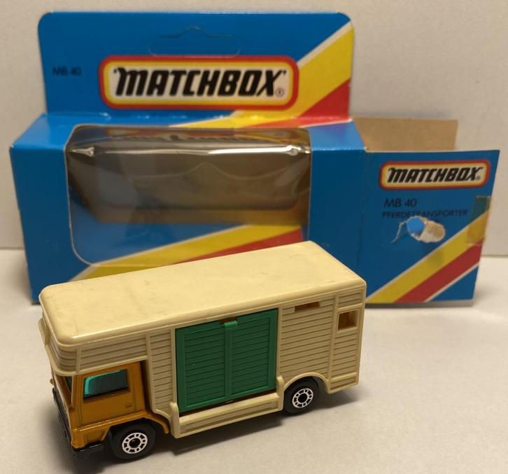 Matchbox 40E-14 Bedford JM paardentransporter, Hobby en Vrije tijd, Modelauto's | Overige schalen, Zo goed als nieuw, Bus of Vrachtwagen
