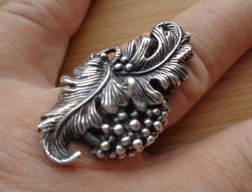 zilveren ring met druiven en blad [1015] beschikbaar voor biedingen