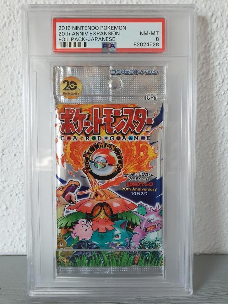 20th Anniversary Foil Boosterpack Sealed PSA 8 2016 Expansio, Hobby en Vrije tijd, Verzamelkaartspellen | Pokémon, Nieuw, Booster