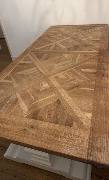 Klooster eettafel met kasteelvloerblad beschikbaar voor biedingen