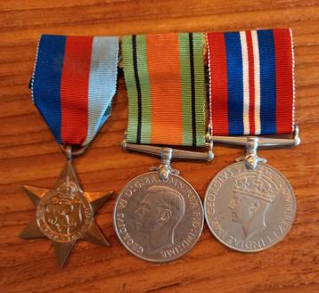 engelse spang 3 medailles 1940 1945 origineel beschikbaar voor biedingen