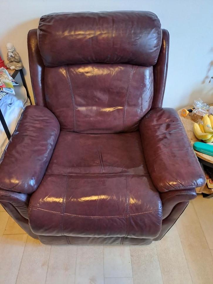 Een rielekstoel, Huis en Inrichting, Fauteuils, Gebruikt, Leer, Minder dan 50 cm, Ophalen of Verzenden