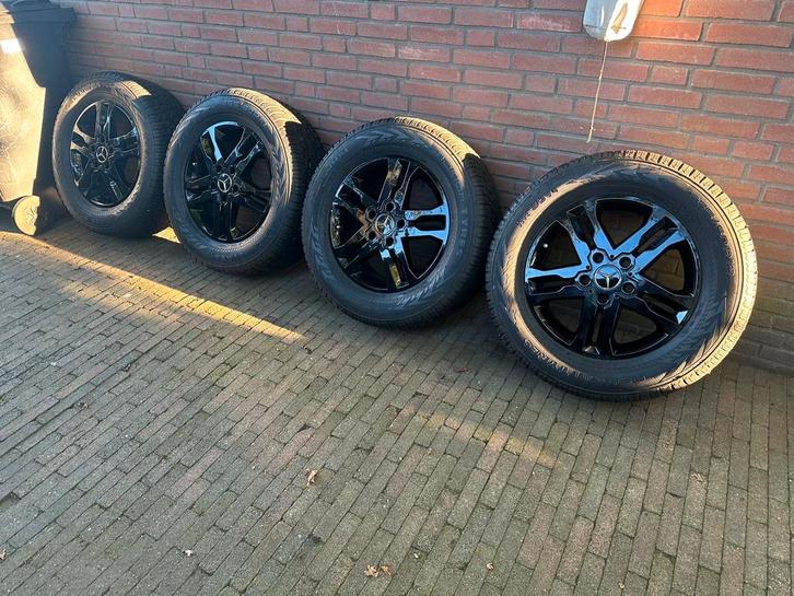 18 Inch Mercedes G-Klasse Velgen met Winterbanden, Auto-onderdelen, Banden en Velgen, Banden en Velgen, Winterbanden, 18 inch