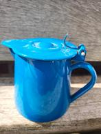 Vintage blauw emaille melkkannetje met deksel, Antiek en Kunst, Antiek | Emaille, Ophalen of Verzenden