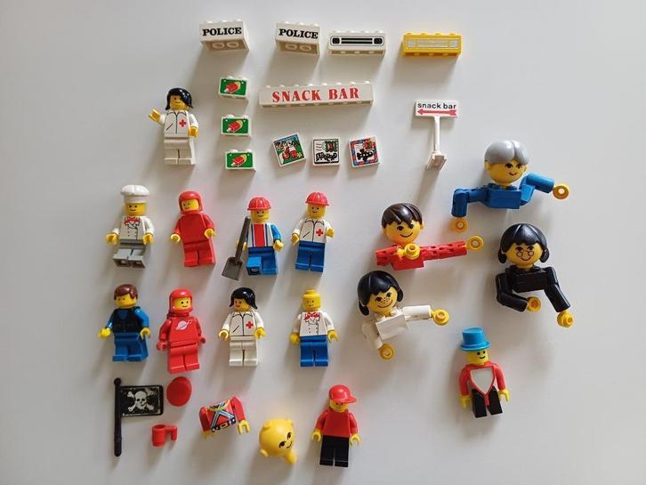 verzameling vintage LEGO minifiguren en accessoires., Kinderen en Baby's, Speelgoed | Duplo en Lego, Gebruikt, Lego, Ophalen of Verzenden