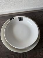 Siaki bordenset met schaal, Ophalen of Verzenden, Zo goed als nieuw, Overige stijlen, Bord(en)