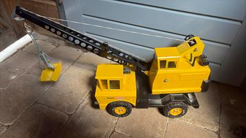 Mooie metalen kraan van Tonka beschikbaar voor biedingen