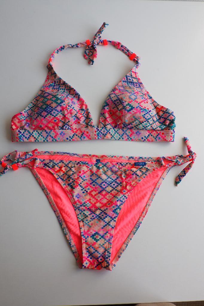 Cyell bikini, Kleding | Dames, Badmode en Zwemkleding, Zo goed als nieuw, Bikini, Overige kleuren, Ophalen of Verzenden
