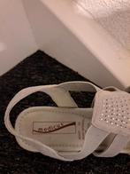 Te koop, Ophalen of Verzenden, Zo goed als nieuw, Beige, Sneakers of Gympen