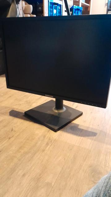 Samsung beeldscherm met vga aansluiting  beschikbaar voor biedingen