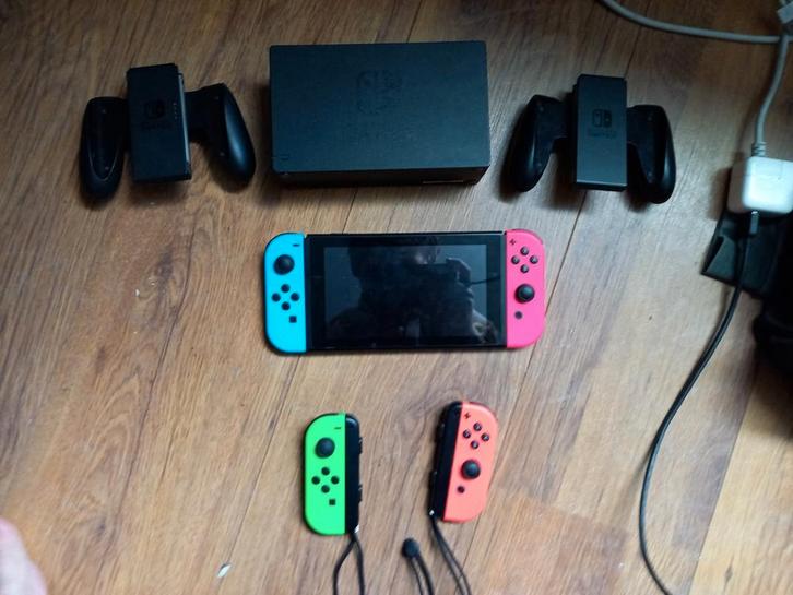 Nintendo switch compleet, Spelcomputers en Games, Spelcomputers | Nintendo Switch, Zo goed als nieuw, Switch Original, Met 1 controller