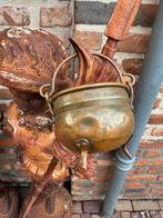 Oud koper -heksenketeltje. 3poot met hengsel, Ophalen of Verzenden