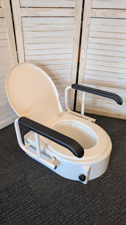 toiletverhoger met kantelbare armleuning, Doe-het-zelf en Verbouw, Sanitair, Gebruikt, Toilet, Ophalen