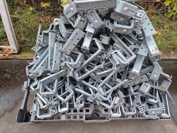 Clickfit evo rails, klemmen en dakhaken. Grote hoeveelheid beschikbaar voor biedingen