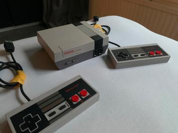 Nintendo NES COMPLEET met 20 spellen en 2 controllers beschikbaar voor biedingen