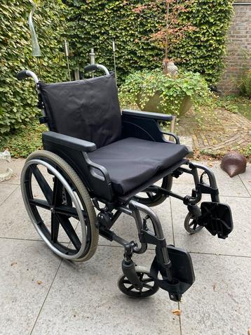 Extra brede roelstoel Quickie beschikbaar voor biedingen