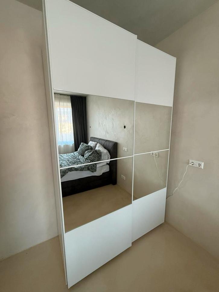 Ikea Pax kast wit met verlichting en spiegel schuifdeuren, Huis en Inrichting, Kasten | Kledingkasten, Gebruikt, 200 cm of meer