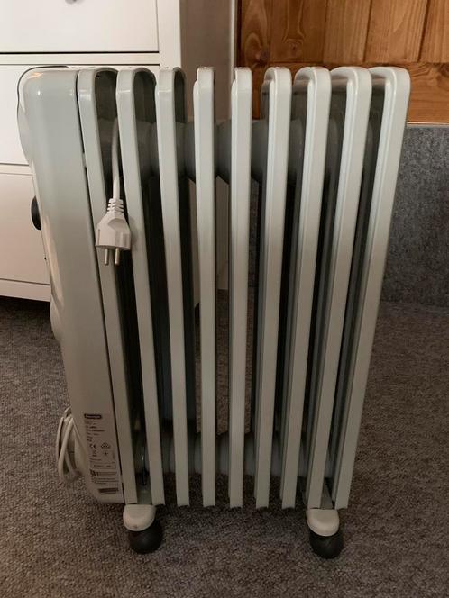 Oliegevulde radiator de Longhi, Doe-het-zelf en Verbouw, Verwarming en Radiatoren, Zo goed als nieuw, Radiator, 800 watt of meer