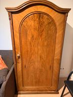 Antiek houten kastje, Ophalen