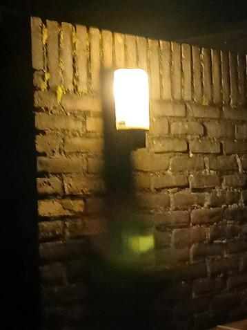 Buitenlamp met schemersensor  beschikbaar voor biedingen