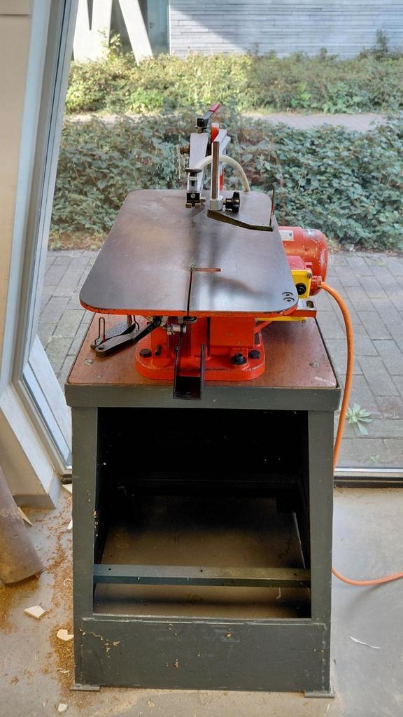 Hegner (figuur)zaag Polycut 3 te koop, Doe-het-zelf en Verbouw, Gereedschap | Zaagmachines, Zo goed als nieuw, 1200 watt of meer