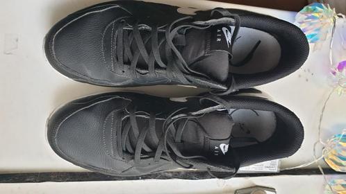 ZGAN paar zwarte Nike Air Max Excee, Kleding | Heren, Schoenen, Zo goed als nieuw, Sportschoenen, Zwart, Ophalen of Verzenden