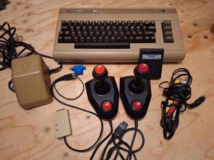 Commodore 64, compleet aangepast met SD kaart, Computers en Software, Vintage Computers, Ophalen of Verzenden