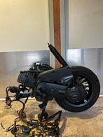 Vespa sprint motorblok en kabelboom etc, Ophalen of Verzenden