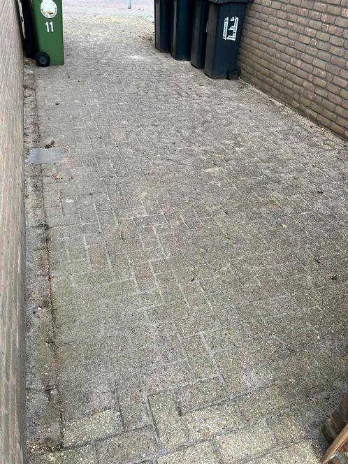 Gratis op te halen, ongeveer 33m2 stenen bestrating, Tuin en Terras, Tegels en Klinkers, Gebruikt, Klinkers, Beton, 10 m² of meer