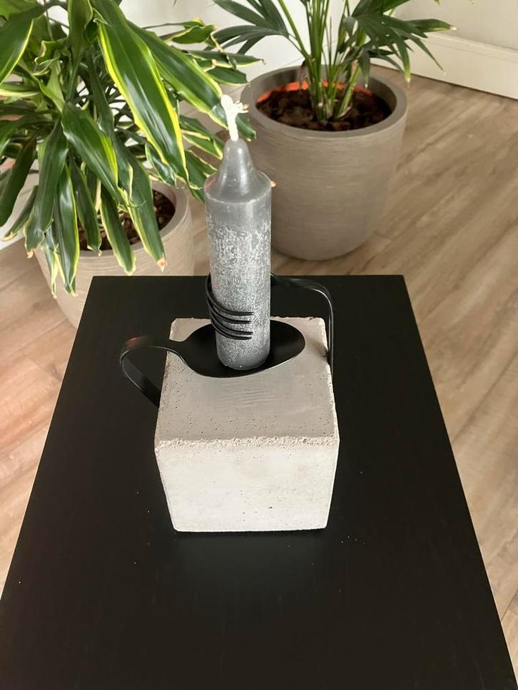 Handgemaakte Betonnen Kaarsenhouder Kubus, Huis en Inrichting, Woonaccessoires | Kandelaars en Kaarsen, Nieuw, Kandelaar, Minder dan 25 cm