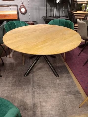 Nieuwe ronde mangohouten eettafel 140cm €375