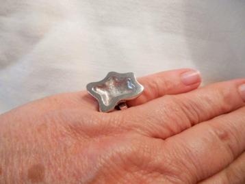 Schitterende echt zilveren design ring, Israël jaren '80 beschikbaar voor biedingen