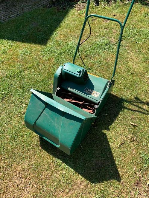 Qualcast Punch Auto 35 kooimesmaaier met wals, Tuin en Terras, Grasmaaiers, Gebruikt, Elektrische grasmaaier, 30 t/m 39 cm, Kooimesmaaier