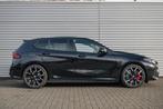 BMW 1 Serie 120 M Sport Automaat / Sportstoelen / Achteruitr, Auto's, 156 pk, Met garantie (alle), Zwart, Origineel Nederlands