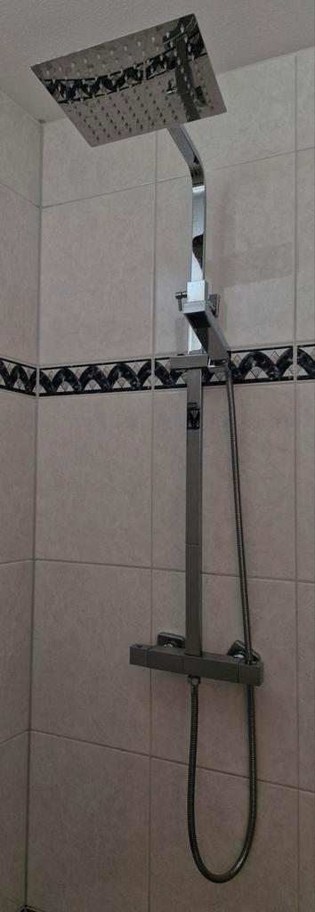 Regendoucheset + handdouche - ZONDER kraan beschikbaar voor biedingen