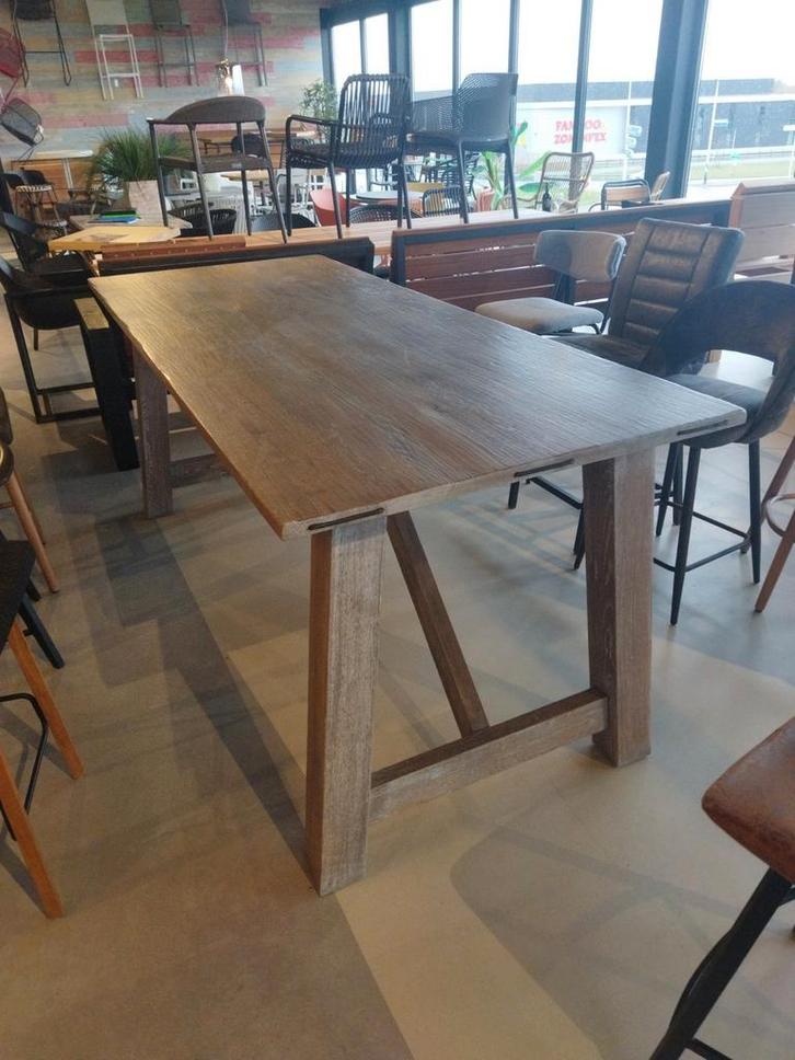 Eikenhouten Tafel voor een Bangaprijs. Half hoog, Peperduur!, Huis en Inrichting, Tafels | Eettafels, Nieuw, Ophalen of Verzenden